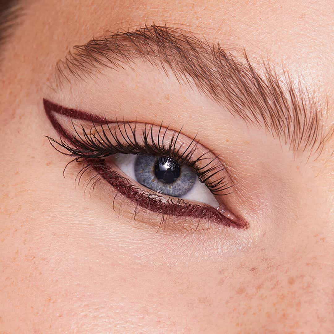 Look_03_24HR_Kohl_Eyeliner_Look4_Madeleine_0022_Rtch_1x1.jpg